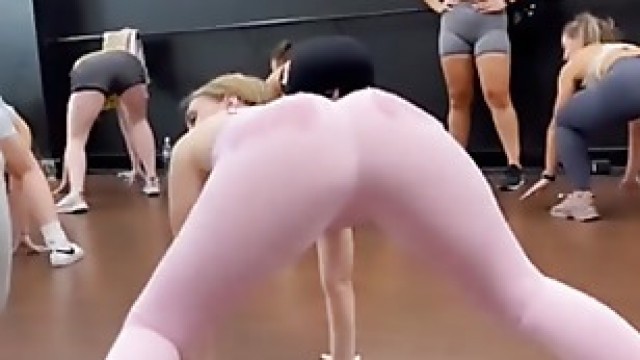 Hot booty twerking