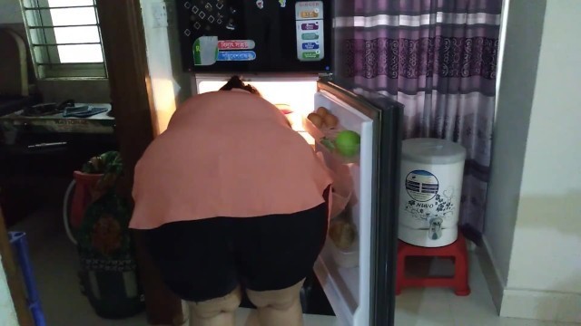 Saudi Stepmom Takes Food out of Fridge, Stepson Sees her Big Ass, Seduces Fuck