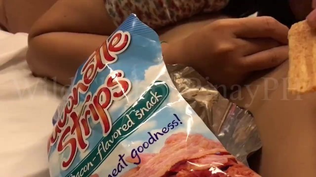 CHUBBY PINAY SUCKS MY COCK DRY WHILE EATING CHIPS-PINAY VIRAL